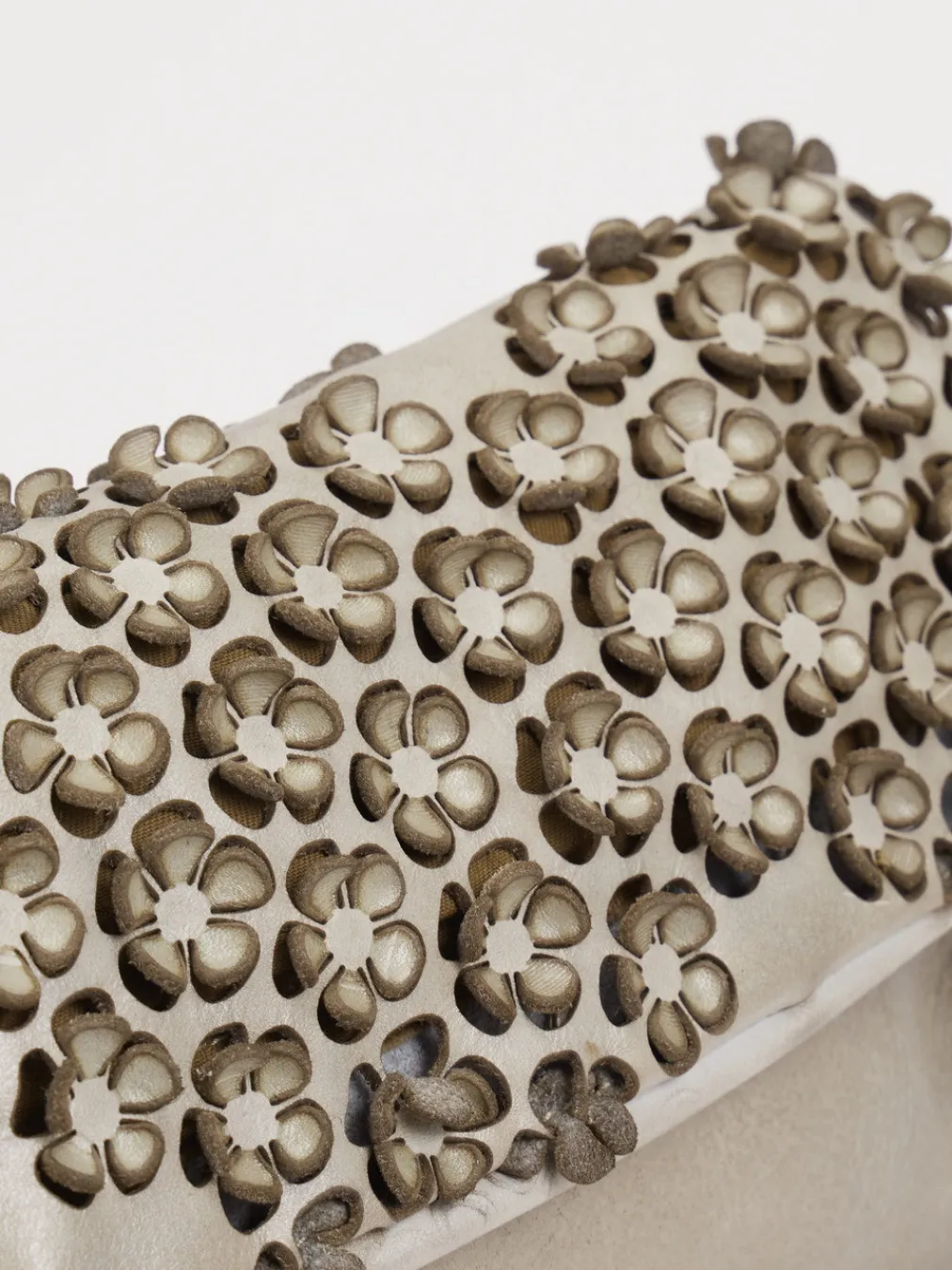 – Schultertasche aus Kalbleder mit Blumenoptik-Alchimia New