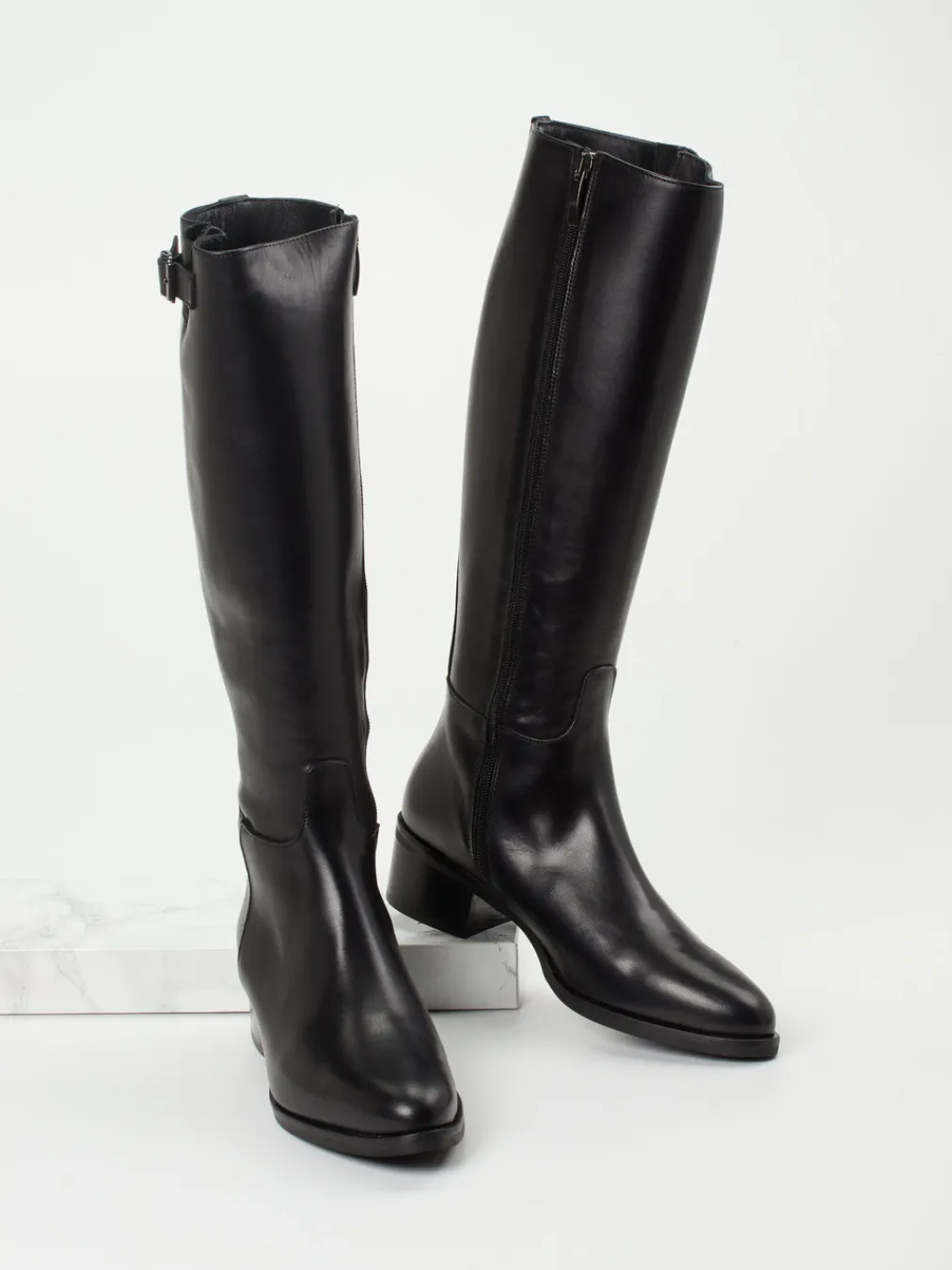 – Kniehohe Stiefel aus Kalbleder-Andrea Puccini Best