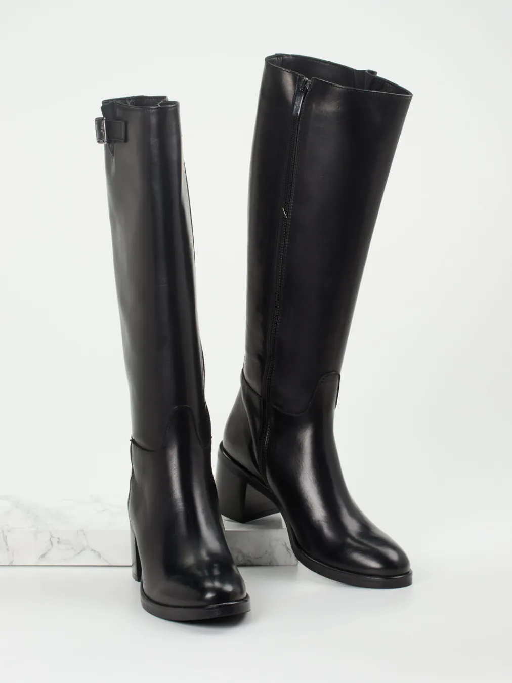 – Kniehohe Stiefel aus Kalbleder-Andrea Puccini Online