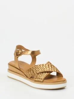 – Plateau-Sandalen aus Flechtleder goldfarben-Andrea Sabatini Outlet