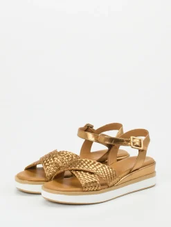 – Plateau-Sandalen aus Flechtleder goldfarben-Andrea Sabatini Outlet