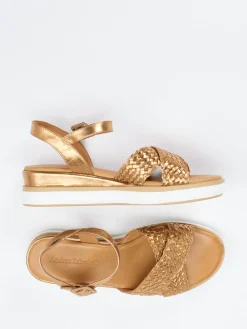 – Plateau-Sandalen aus Flechtleder goldfarben-Andrea Sabatini Outlet