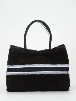 – Shopper-ANOKHI New