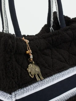 – Shopper-ANOKHI New