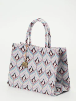 – Shopper-ANOKHI New