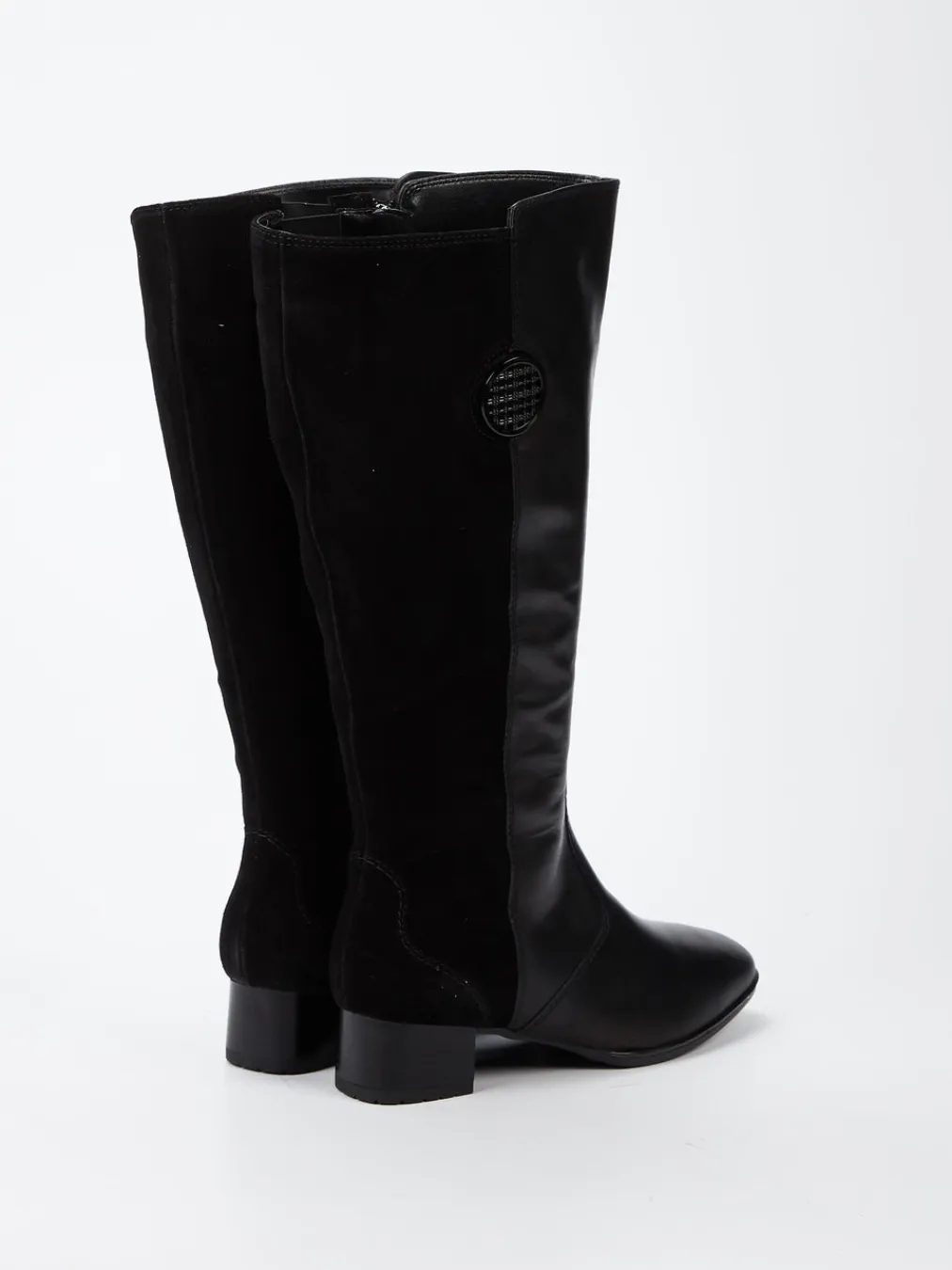 – Kniestiefel aus Kalbleder und Veloursleder-Ara