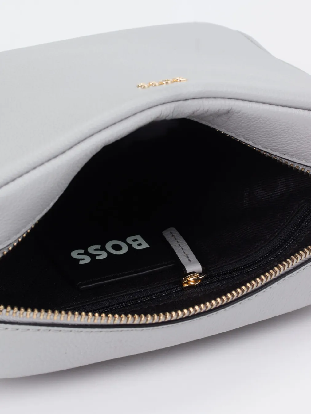 – Crossbody Bag aus Kalbleder in Hell-Boss