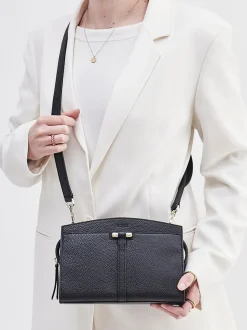 – Schultertasche aus Kalbleder-Boss