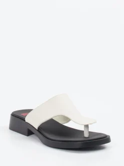 – Zehentrenner-Sandalen aus Kalbleder creme-Camper