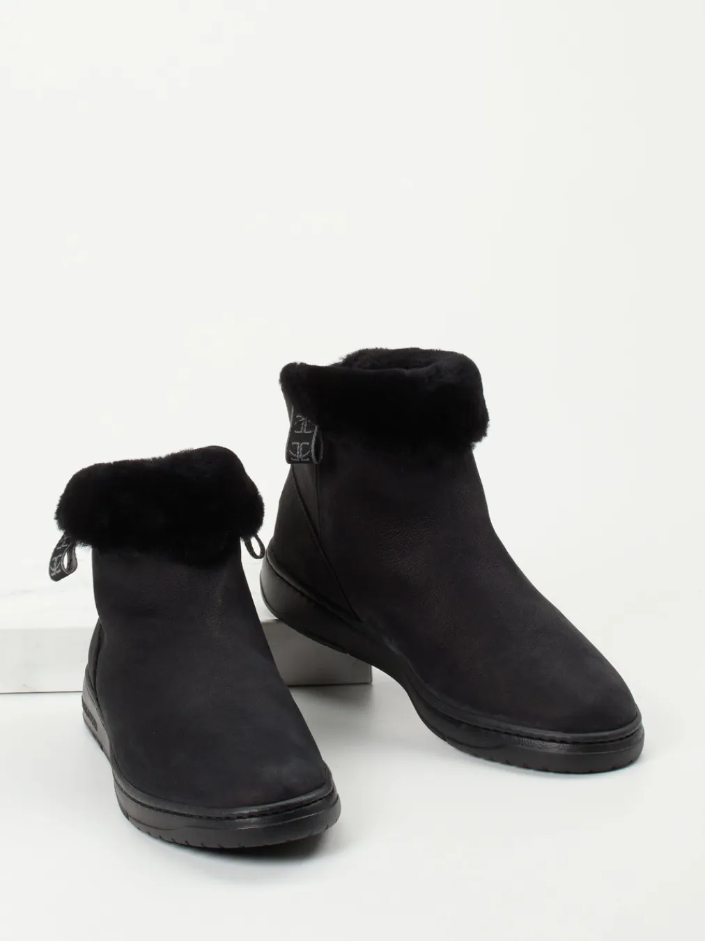 – Stiefeletten aus Nubukleder-Candice Cooper Best