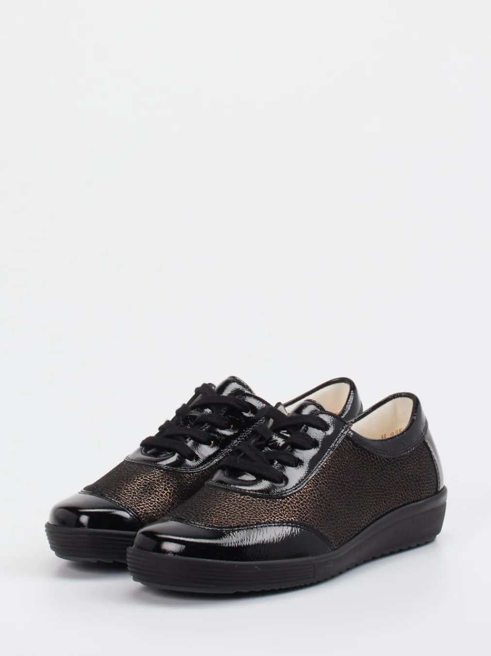 – Komfort-Schnürschuh aus Stretch-Lackleder-Christian Dietz Best