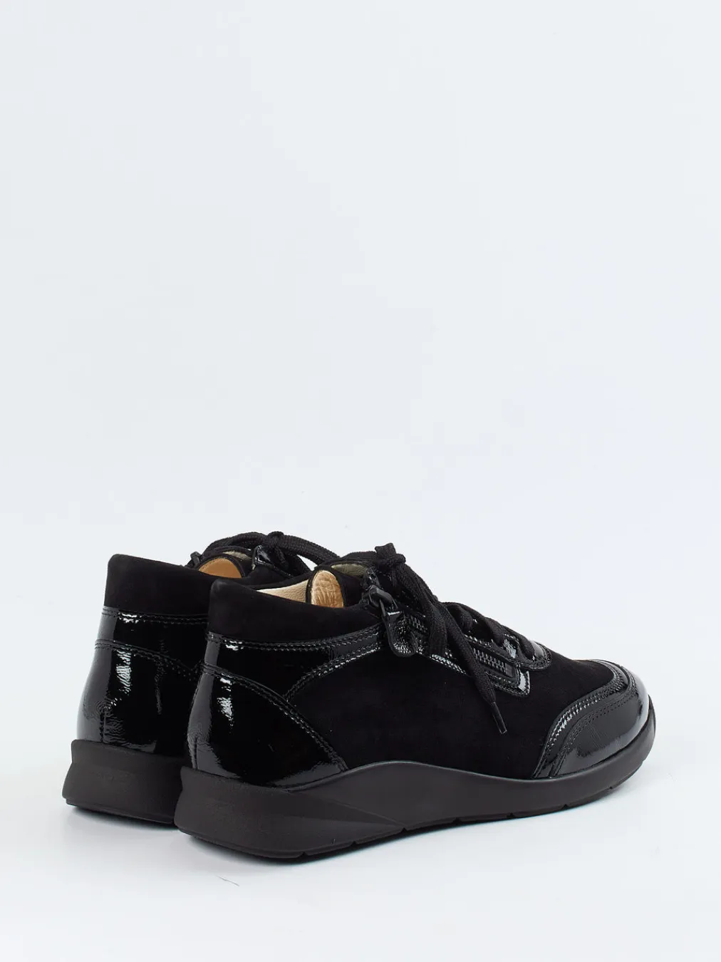 – Schnürschuh aus Velours- und Lackleder-Christian Dietz Discount