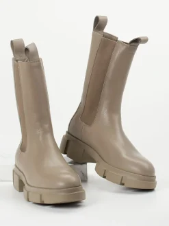 – Chelsea Boots aus Kalbleder in Taupe-Copenhagen