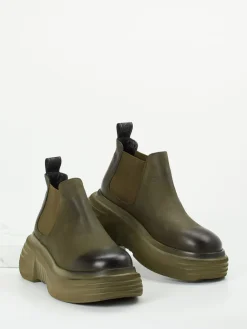 – Chelsea Boots aus Kalbleder oliv-Elena Iachi Hot