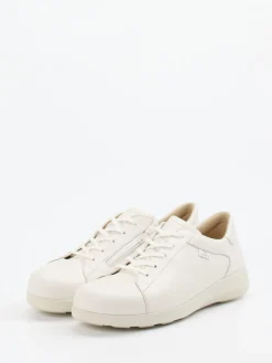 – Bequem-Sneaker aus Kalbleder cremeweiß-Finn Comfort