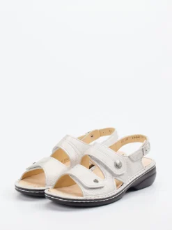 – Sandalen aus Kalbleder silberbeige-Finn Comfort Sale