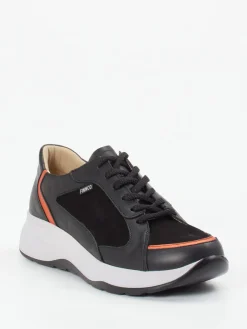 – Sneaker aus Kalbleder mit Nubukdetails-Finn Comfort