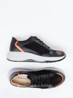 – Sneaker aus Kalbleder mit Nubukdetails-Finn Comfort