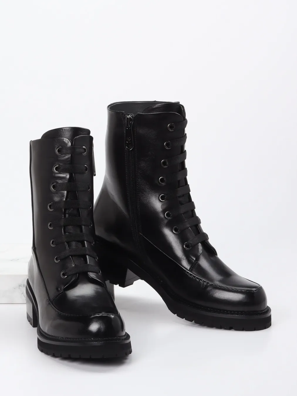 Ginger & Glove – Schnürboots aus Kalbleder-Ginger u0026 Glove Clearance