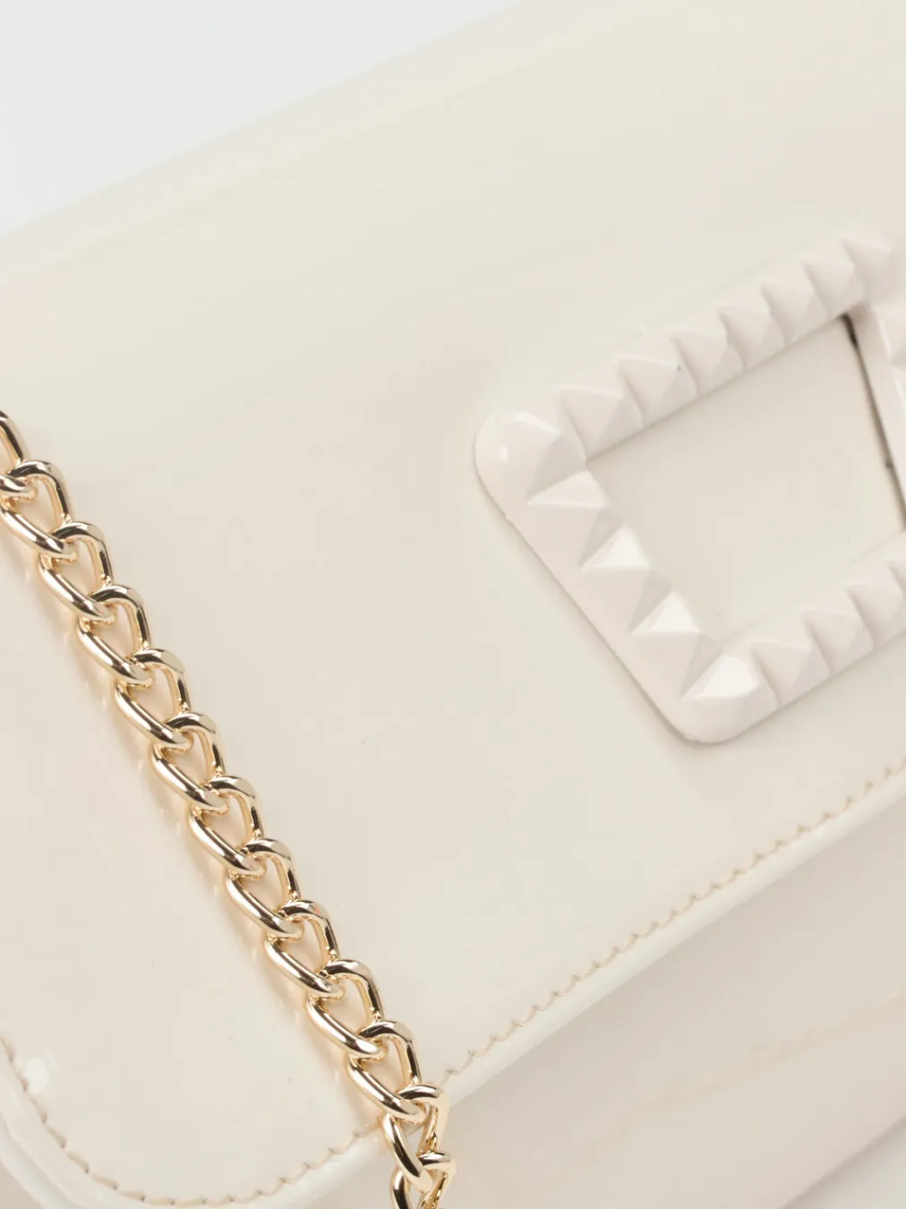 – Clutch aus Lackleder Elfenbein-Konstantin Starke