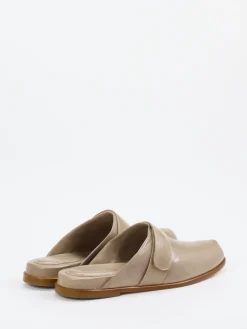 – Mules aus Lammleder in Beigegrau-Konstantin Starke New