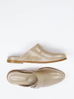 – Mules aus Lammleder in Beigegrau-Konstantin Starke New