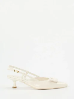 – Slingback-Pumps aus Lackleder cremeweiß-Konstantin Starke Sale