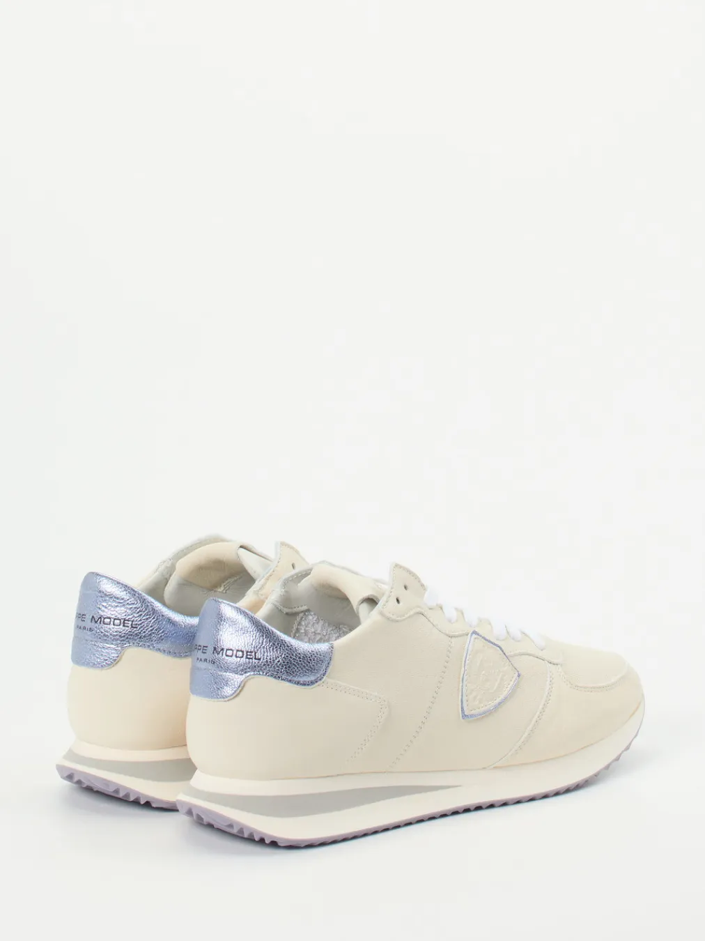 – Sneaker aus Kalbleder in Creme-Philippe Model New