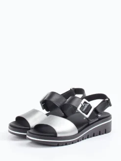 – Plateau-Sandalen aus Kalbleder silberfarben-Piesanto New