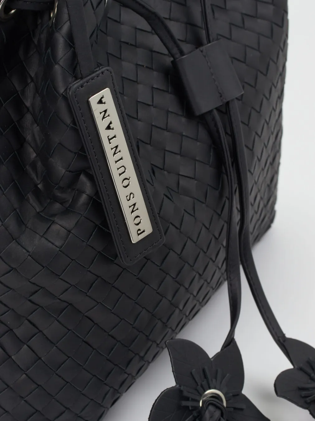 – Bucket Bag aus Flechtleder-Pons Quintana Sale