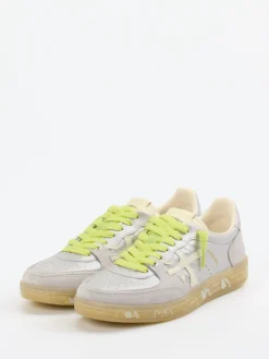 – Sneaker aus Metallicleder in Hellgrau-Premiata