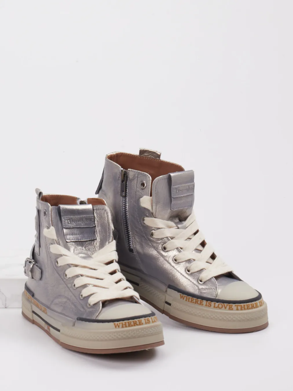 – High-Top Sneaker aus Metallicleder-Rebecca White Hot