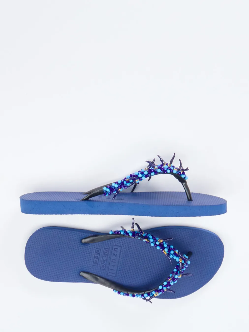 – Zehentrenner aus Gummi mit Perlenbesatz-Uzurii