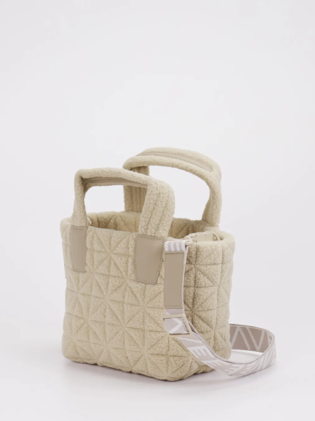 – Handtasche aus Teddy-Stoff-VeeCollective Berlin Outlet