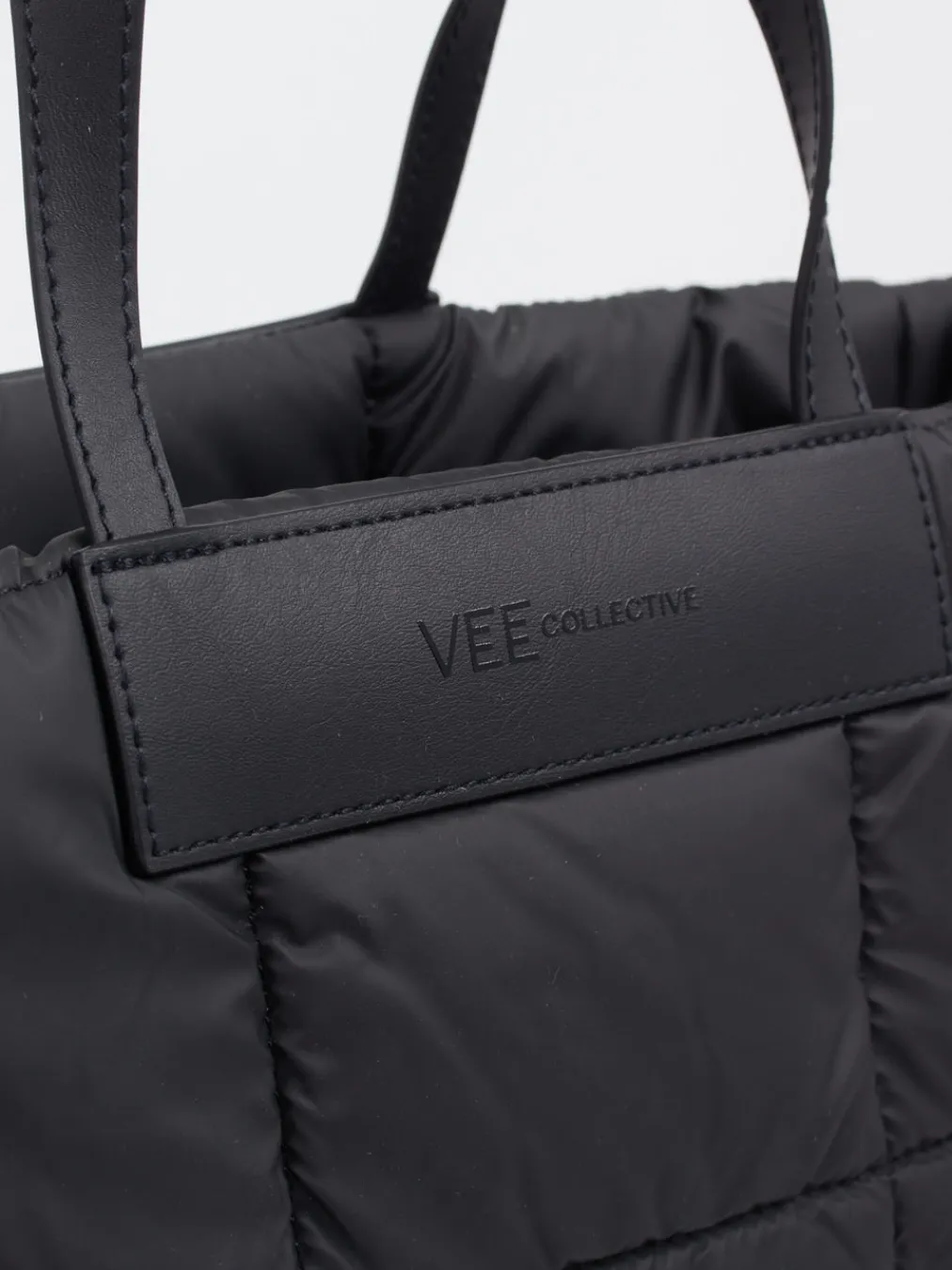 – Shopper aus Nylon in-VeeCollective Berlin